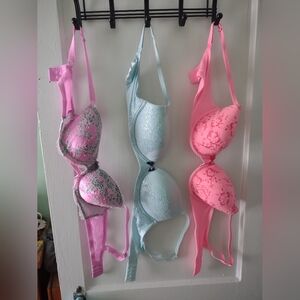 3 Victoria's Secret 36C